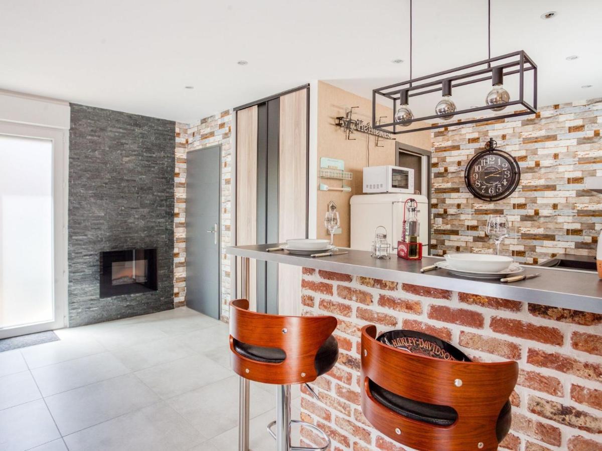 Cosy Apartment In Eperlecques With Fireplace Экстерьер фото